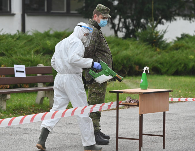 Celoplošné testovanie: Slovensku pomôže Rakúsko, pošle desiatky vojenských medikov
