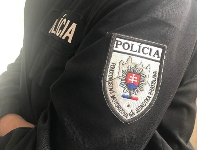 Polícia musela zasahovať pri testovaní v Dulovciach, incident skončil trestným oznámením