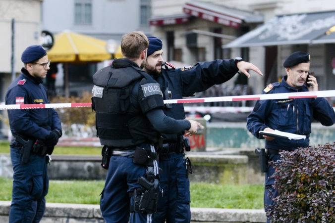 Teroristi nás nemôžu poraziť, reaguje minister Korčok na útok vo Viedni