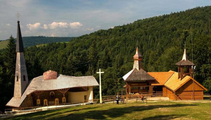 Pred 30 rokmi sa slávila prvá svätá liturgia na hore Zvir v Litmanovej, ide o najmladšie pútnické miesto