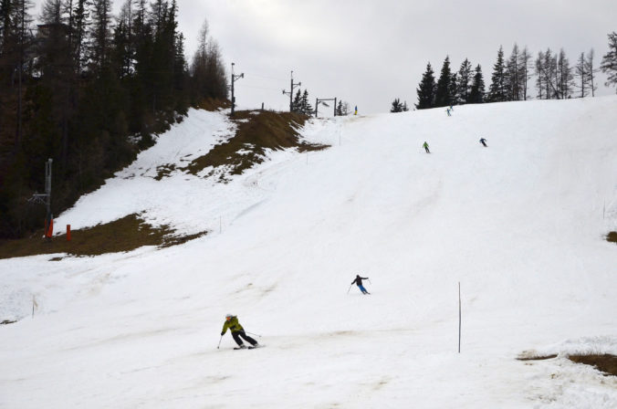 Otvorenie zimnej sezóny v lyžiarskych strediskách je stále neisté, čaká sa na vyjadrenie epidemiológov