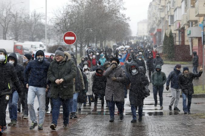 V Bielorusku opäť počas protestov proti autoritárskemu prezidentovi Lukašenkovi zatýkali ľudí