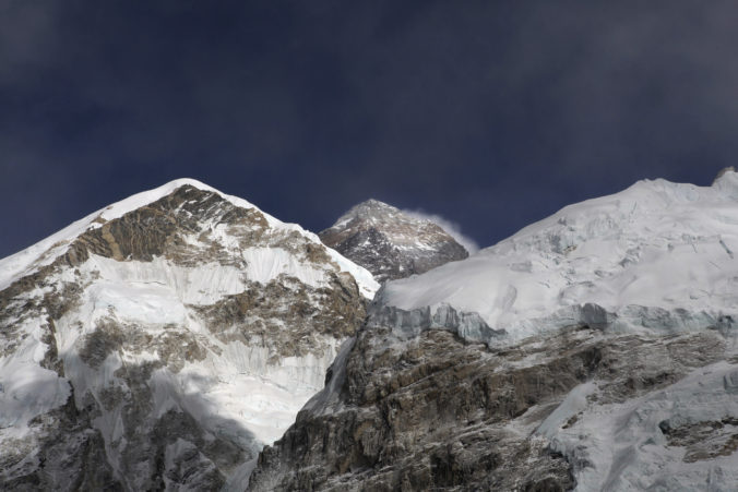 Mount Everest má novú oficiálnu výšku, Čína a Nepál sa zhodli na jednom čísle