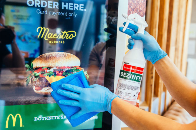 Prieskum, ako Slováci vnímajú hygienické opatrenia, odhalil prvenstvo McDonald’s