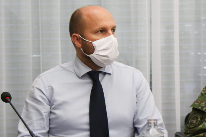 Minister obrany Jaroslav Naď sa nakazil koronavírusom, potvrdil PCR test