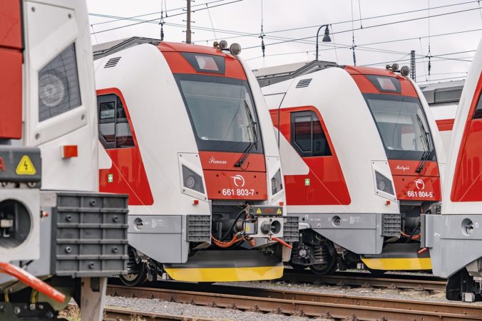 V žilinskom a trenčianskom regióne už začína jazdiť 10 nových elektrických vlakov Panter