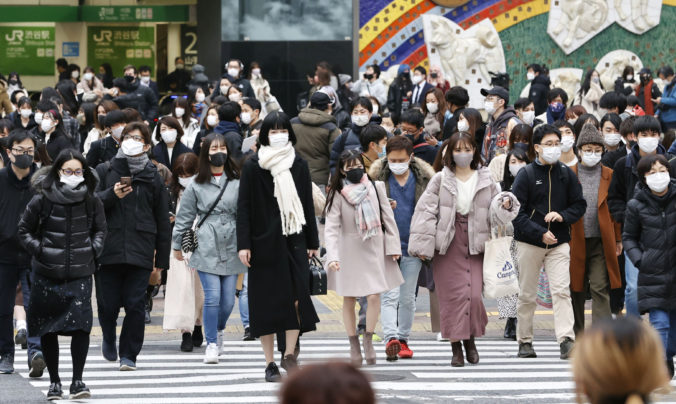 Japonsko pre obavy zo zmutovaného koronavírusu zakázalo vstup do krajiny všetkým cudzincom