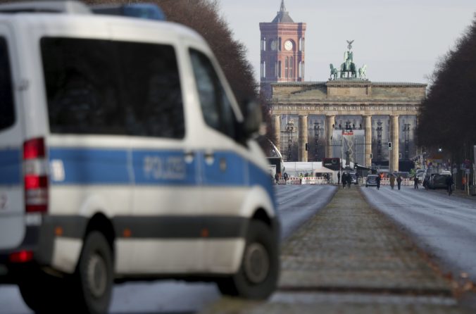 V uliciach Berlína budú na Silvestra tisícky policajtov, ak by ľudia porušovali prijaté opatrenia proti koronavírusu