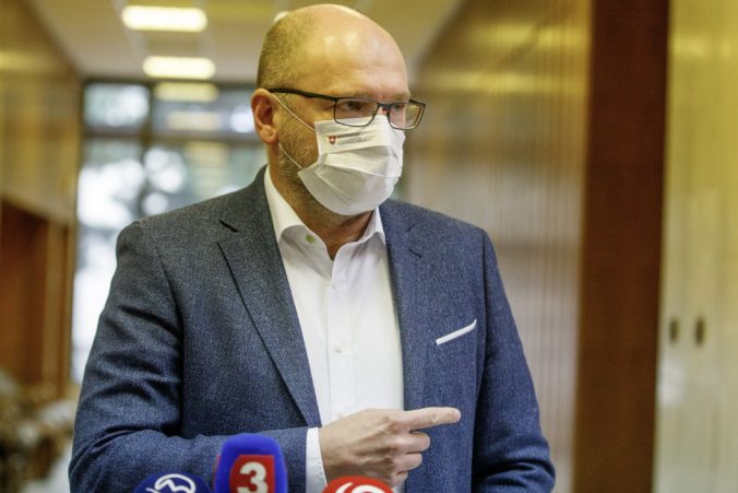 Minister Sulík sa členom vlády ospravedlnil za svoje výroky k celoplošnému testovaniu