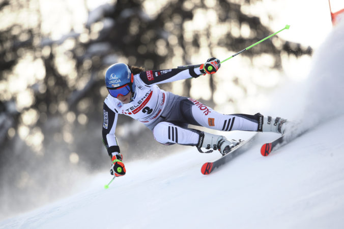 Petre Vlhovej prvé kolo obrovského slalomu nevyšlo, vedie Shiffrinová