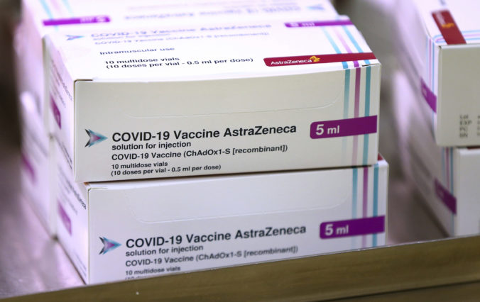 Európska únia chce sprísniť pravidlá pre vývoz vakcín, od AstraZenecy žiada podrobný rozpis dodávok