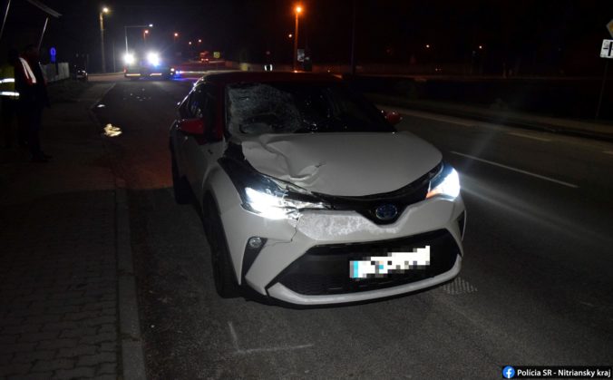 Vodič Toyoty zachytil chodca, muž aj napriek snahe lekárov neprežil (foto)