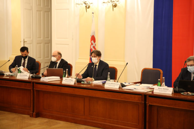 Vypočúvanie kandidátov na špeciálneho prokurátora: O funkciu sa uchádzajú Lipšic, Šanta, Špirko a Kysel