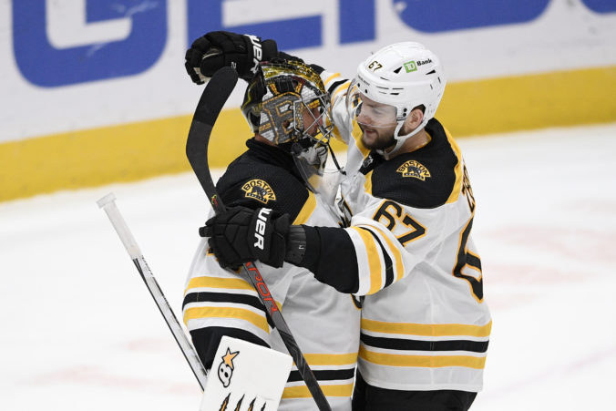 Chára prekonal Haláka, ale Boston nakoniec otočil duel z 0:3 na 5:3 (video) Chára prekonal Haláka, ale Boston nakoniec otočil duel z 0:3 na 5:3 (video)