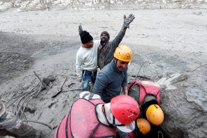 Uvoľnená časť horského ľadovca spôsobila v Indii záplavy, ktoré si vyžiadali ľudské obete