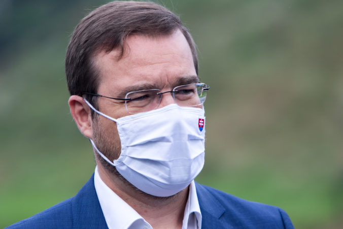 Minister zdravotníctva Marek Krajčí by sa mal vzdať funkcie, myslí si opozičný poslanec Richard Takáč