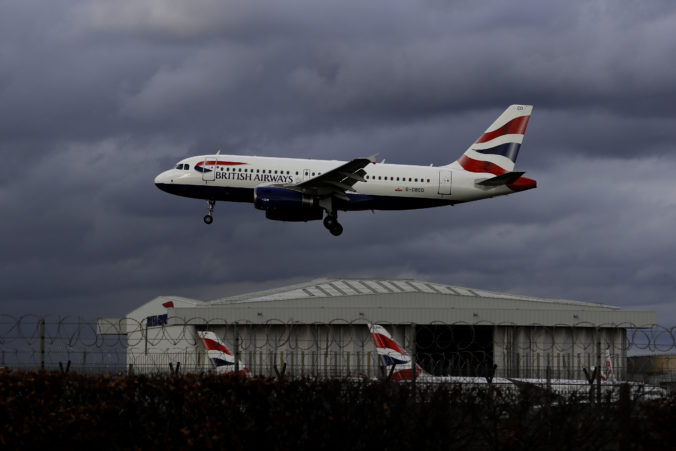 Rok 2020 bol pre londýnske letisko Heathrow vlani náročný, skončilo v strate dve miliardy libier