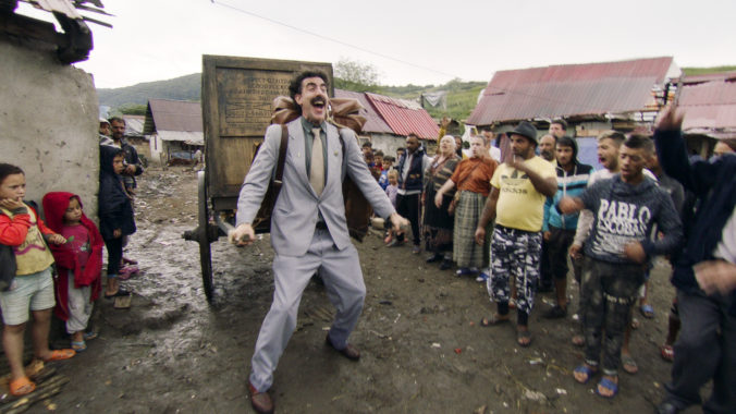 Odovzdávanie Zlatých glóbusov ovládol seriál Koruna, ocenenie sa ušlo aj Boratovi