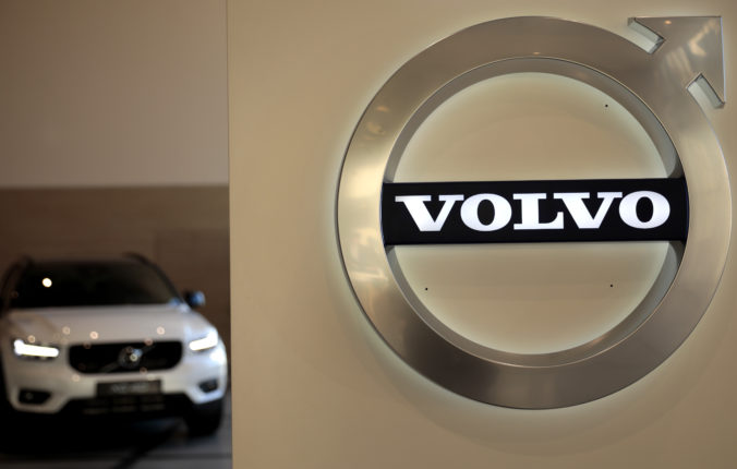 Volvo končí so spaľovacími motormi. Od roku 2030 chce automobilka vyrábať iba úplne elektrické autá