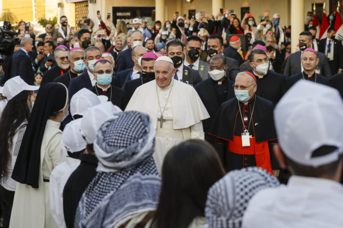 Náboženskí lídri by mali odložiť nepriateľstvo a spolupracovať na mieri, vyzýva pápež František
