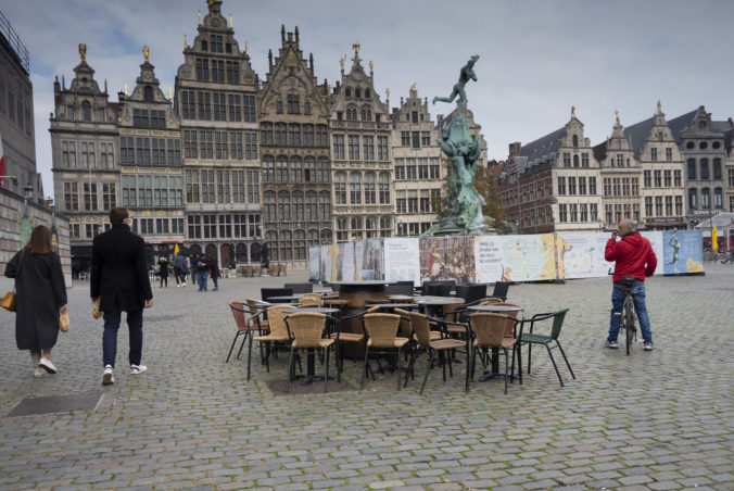 Belgicko čiastočne zmiernilo protipandemické opatrenia, vonku sa bude môcť stretávať viac ľudí