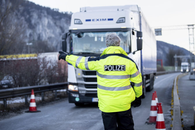 Nemecko neuvoľnilo pre Slovákov opatrenia na hraniciach, Doležal sa snaží o ich zmiernenie