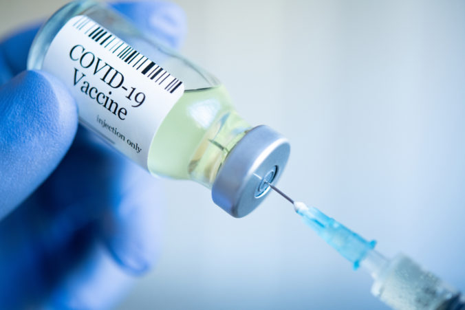 Moderna očkuje prvých účastníkov štúdie booster vakcínami proti COVID-19