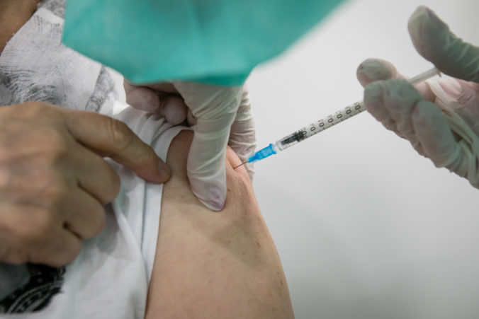 Slovensko, Česko a Rakúsko sú za čo najrýchlejšie dodanie bezpečných vakcín do štátov EÚ