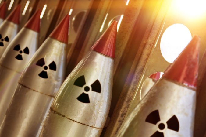 Británia chce vylepšiť svoj jadrový arzenál, obáva sa technologických hrozieb i teroristických útokov
