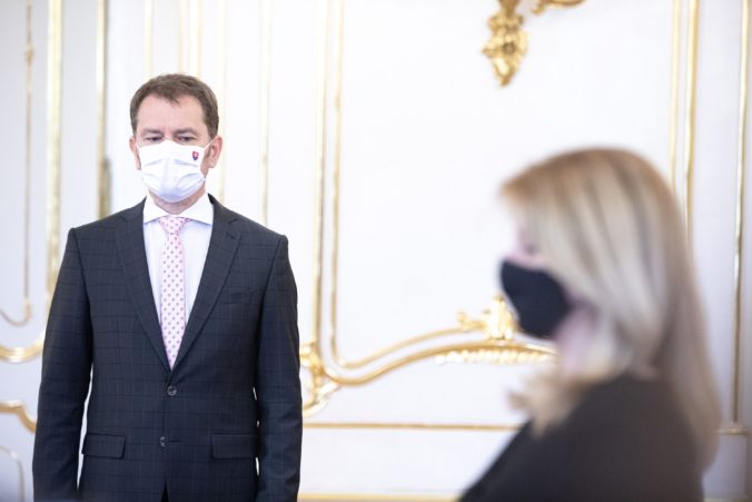 Premiér Matovič ide do paláca, stretne sa s prezidentkou Čaputovou