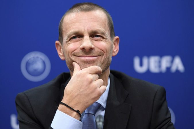 Majstrovstvá Európy vo futbale by mali byť aj s divákmi, šéf UEFA však požaduje garancie