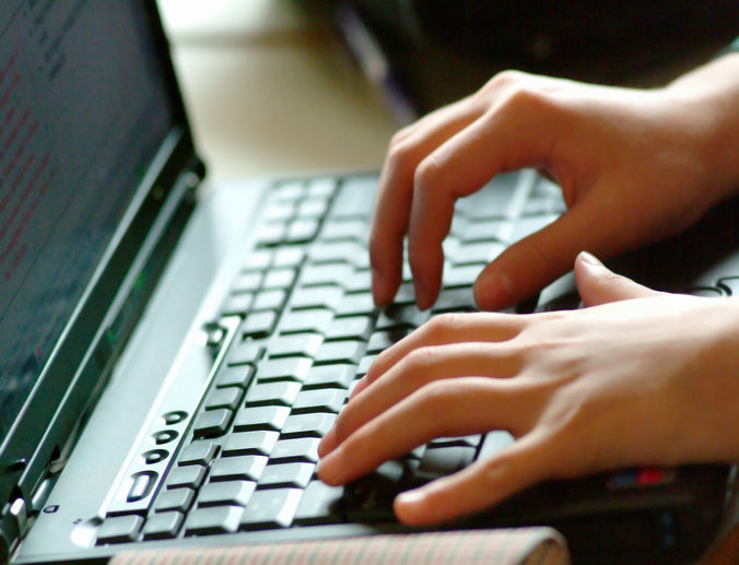 ESET varuje pred podvodnými emailami, útočníci sa zamerali na návštevníkov porno stránok