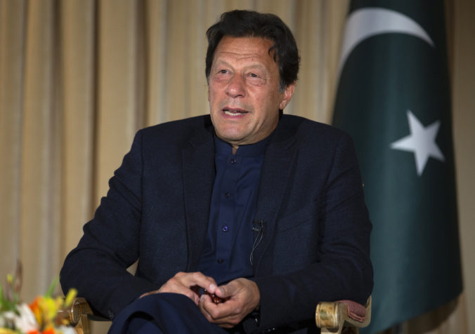 Pakistanský premiér Imran Chán mal pozitívny test na koronavírus, dva dni predtým ho očkovali