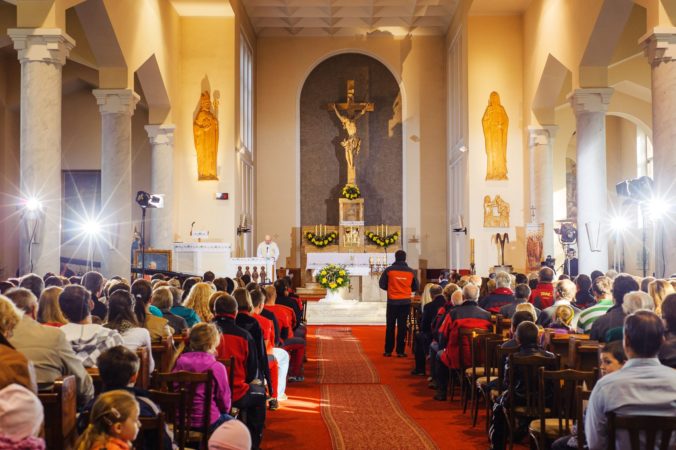 Biskupi súhlasia s podnetom na Ústavný súd pre zákaz bohoslužieb, Figeľovu iniciatívu pokladajú za potrebnú