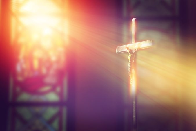 Kresťania si na Veľkonočnú nedeľu pripomínajú zmŕtvychvstanie Ježiša, najväčší Kristov zázrak