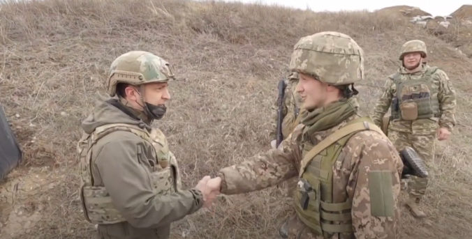 Prezident Zelenskij vycestoval do oblasti konfliktu na východe Ukrajiny (video)
