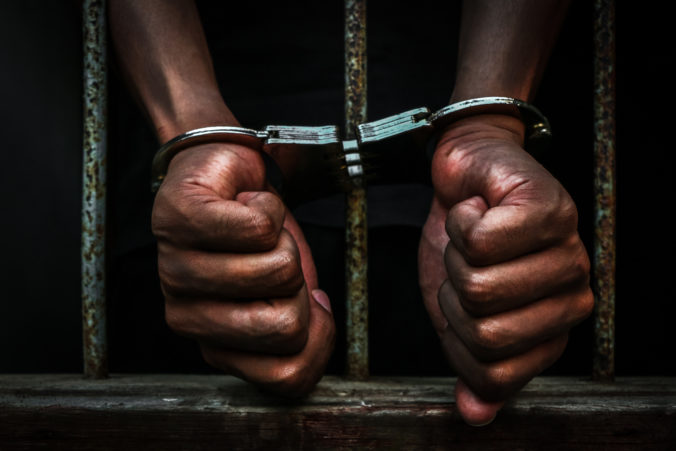 Počas veľkého záťahu proti obchodovaniu s ľuďmi zatkli v Afrike a Európe takmer dvesto ľudí