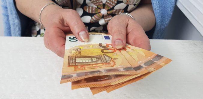 Priemerný starobný dôchodok na Slovensku je už takmer 500 eur