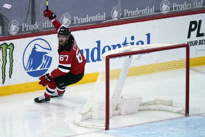 Studenič zoči-voči Georgievovi nezaváhal a strelil svoj prvý gól v NHL (video)