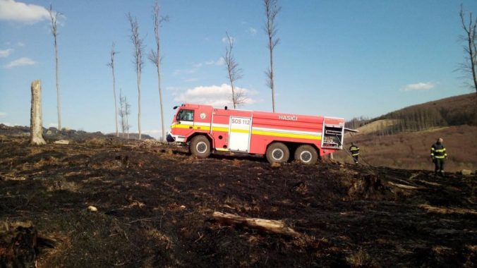 Lesný požiar v obci Jablonové spôsobil obrovské škody, zhorelo až sedem hektárov bučiny