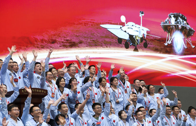Na Marse po prvý raz pristál čínsky rover, bude hľadať dôkazy o živote (video)