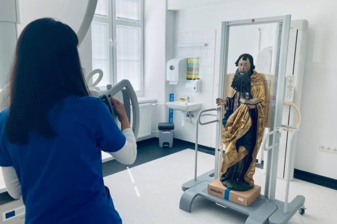 Levočská nemocnica pomohla pri výskume historických artefaktov, sochy svätých putovali na röntgen