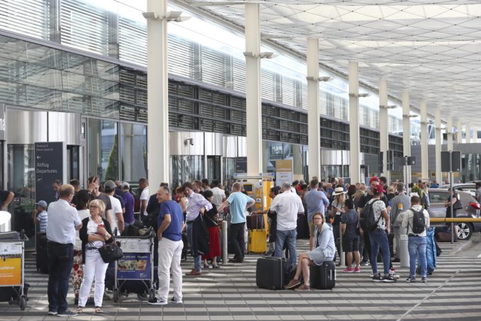 Britskí turisti sú pre Španielsko kľúčoví, vláda sa rozhodla zrušiť pre nich obmedzenia