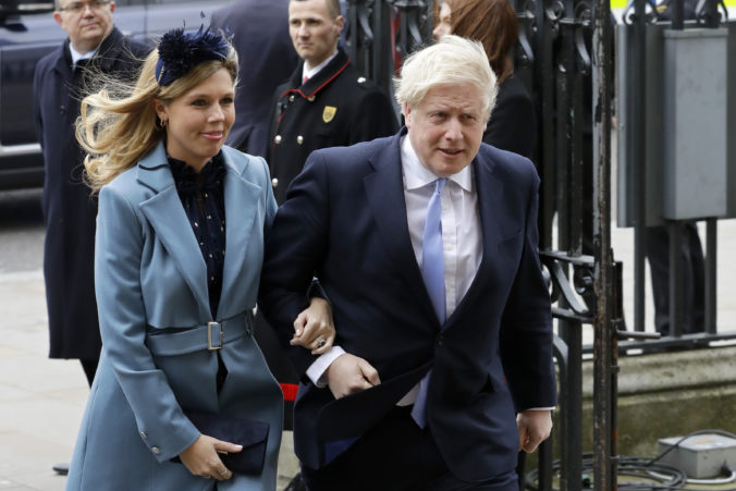 Anglický premiér mal tajnú svadbu vo Westminsterskej katedrále