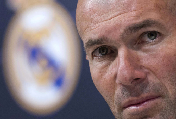 Zinedine Zidane sa rozlúčil s Realom pre nedostatok podpory, fanúšikom napísal otvorený list
