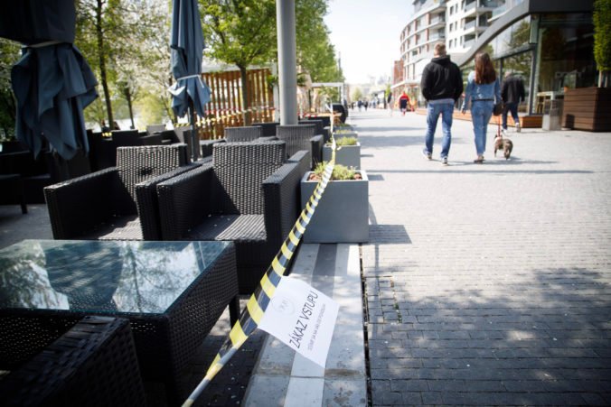 COVID automat opäť prefarbil okresy Slovenska, od pondelka 14. júna ich bude najviac žltých a zvýšil sa počet zelených