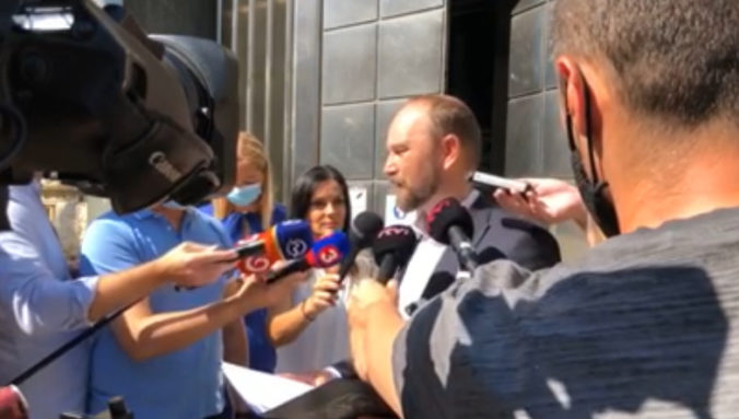 Viskupič podal trestné oznámenie na Čistý deň, združenie stále obýva budovu patriacu kraju (video)