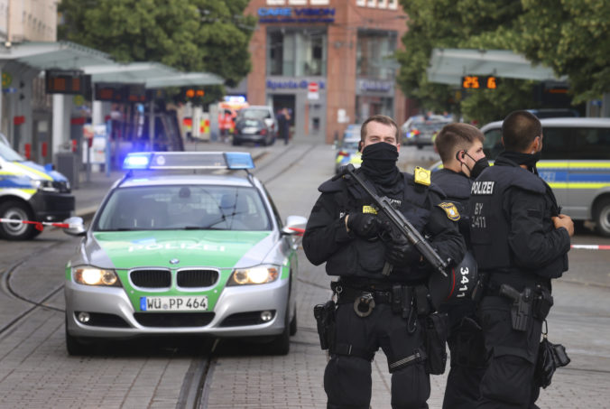 Útočník pobodal v nemeckom meste Würzburg niekoľko ľudí, hlásia mŕtvych aj zranených
