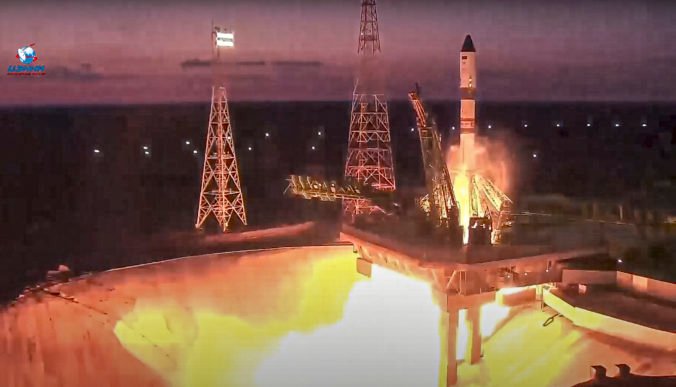 Z Bajkonuru vyštartovala ruská bezpilotná kozmická loď, vezie zásoby na ISS (video)