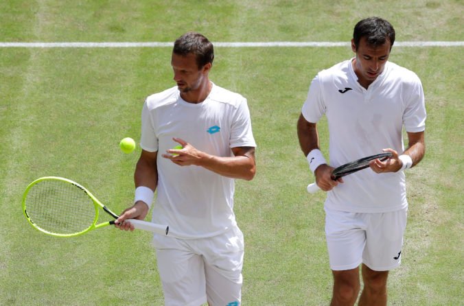 Wimbledon sa pre Filipa Poláška skončil, s Chorvátom Ivanom Dodigom neprešli cez 2. kolo štvorhry